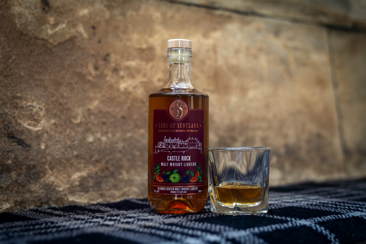 Stirling Distillery Unveils Castle Rock Whisky Liqueur